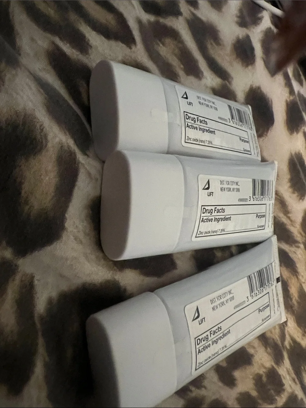 COVERGIRL Blurring Skin Tint SPF 20 - Deep Neutral (Brown & White Packaging)